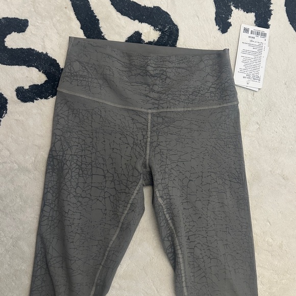 Lululemon Wunder Train HR Tight 23 - Picture 2 of 4